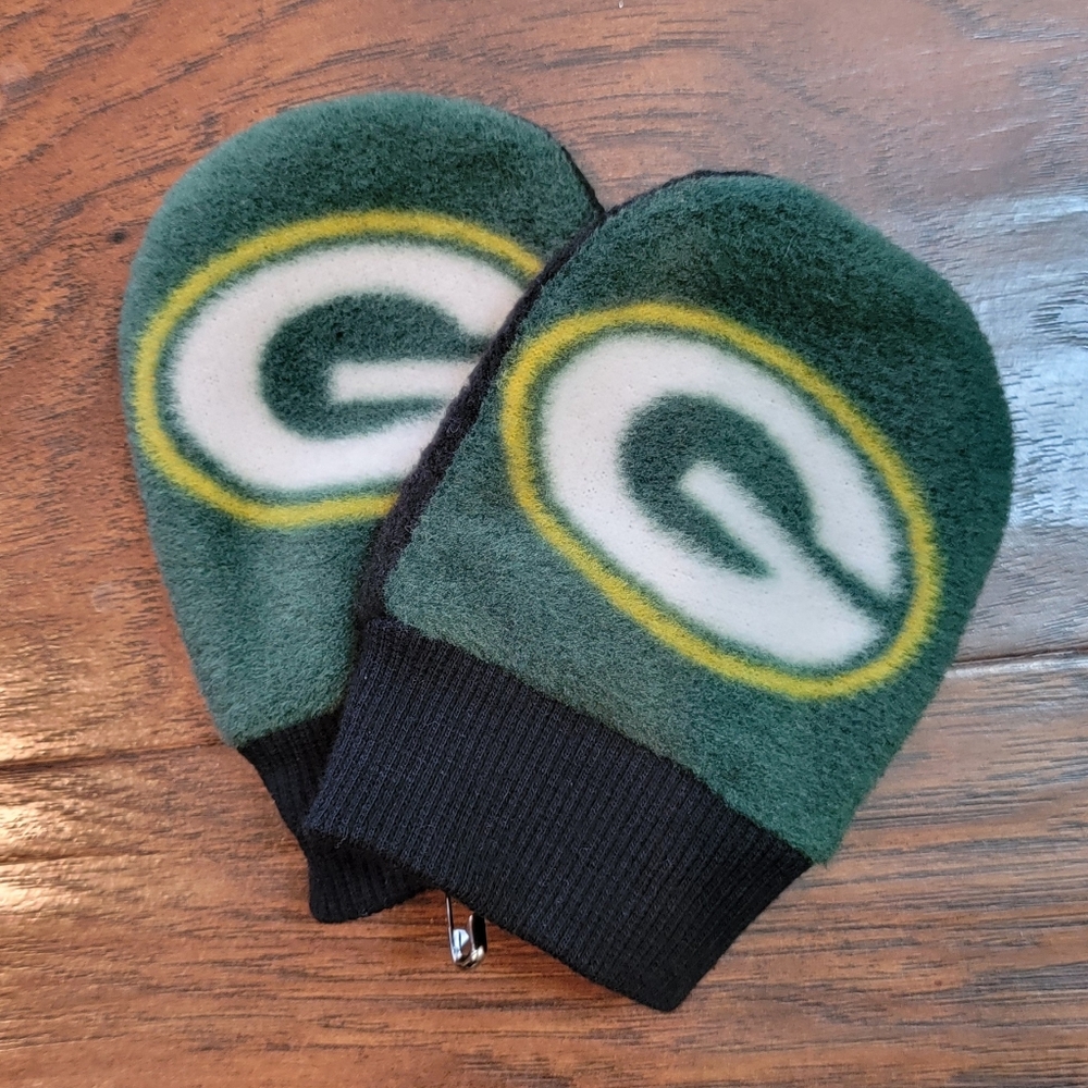 Green Bay Wisconsin Packers NFL Football Baby Fleece Mittens